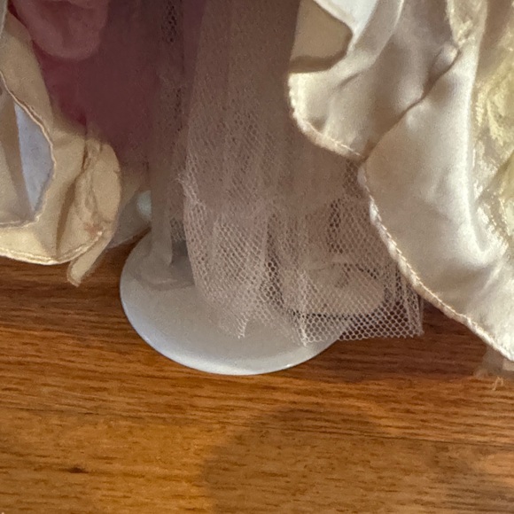 Elegant Pink and Cream Porcelain Doll - Picture 5 of 5